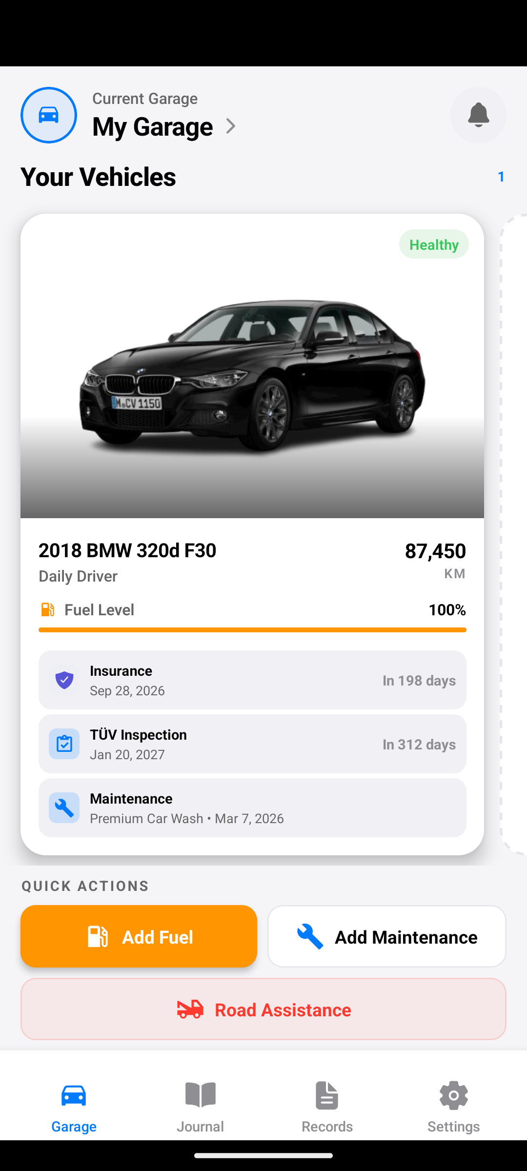 RovaMate dashboard showing vehicle overview with fuel level, insurance and maintenance status